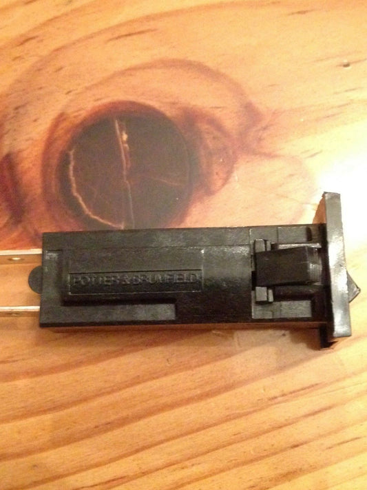 8 Amp/32 Volt Potter& BrumField Circuit Breaker W. Red Reset Switch W28-XQ1B-8